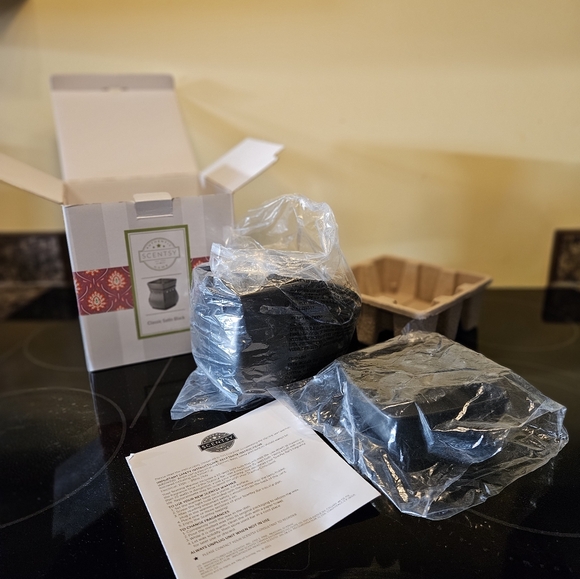 Scentsy warming pot - Picture 10 of 10